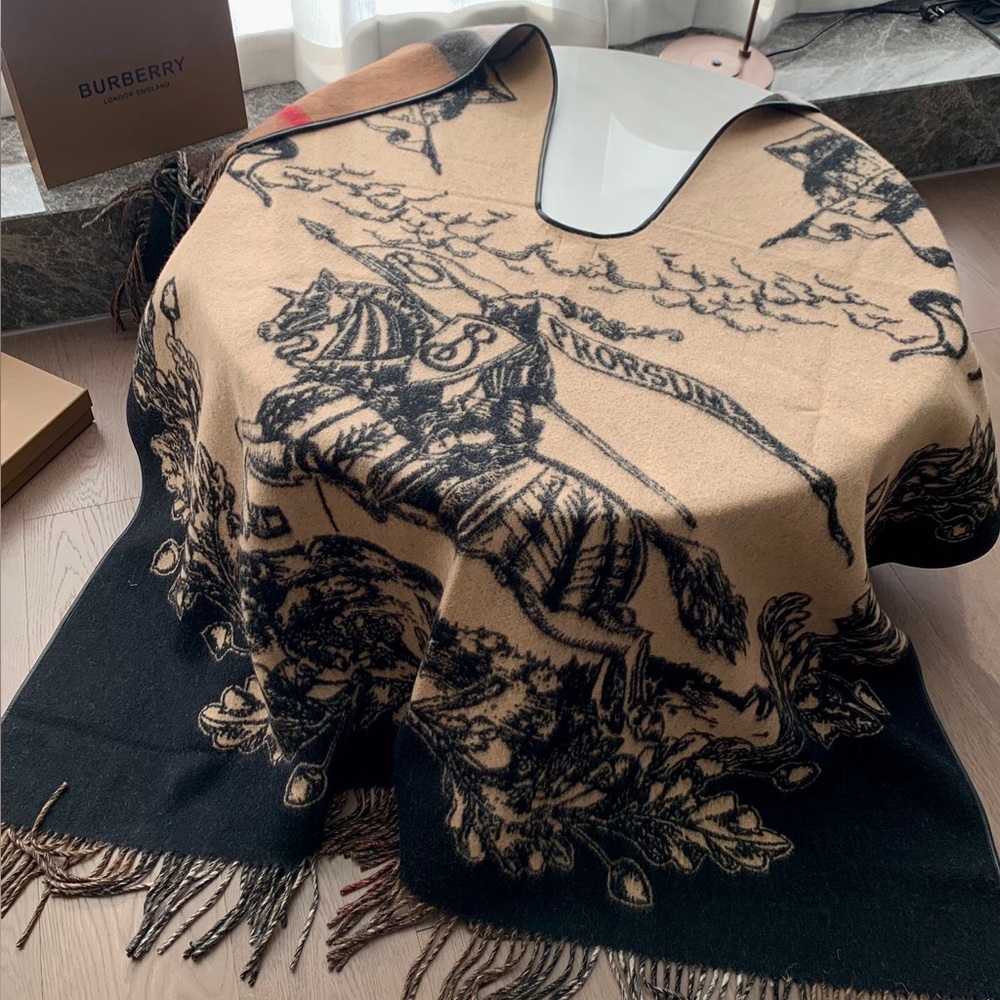 Burberry's latest double-sided jacquard cape for knights and horses - Picture 7 of 8